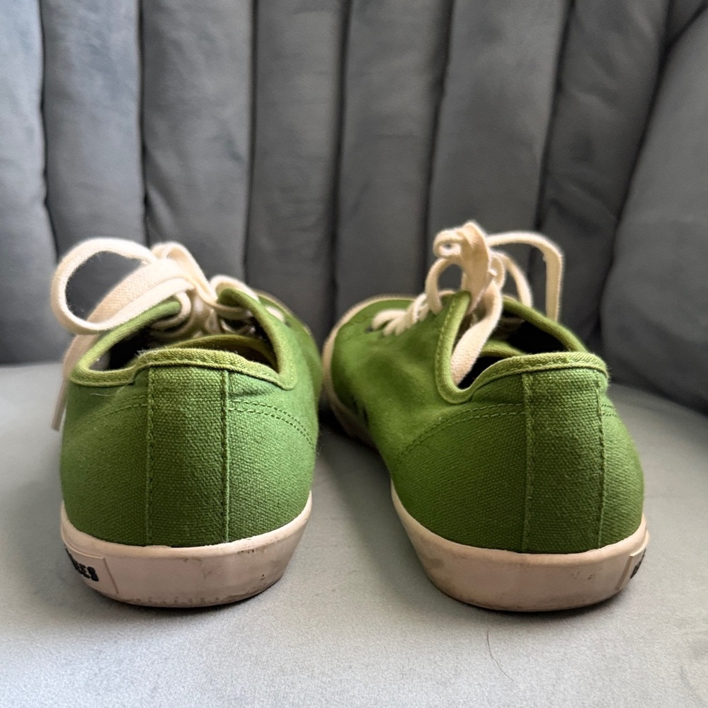 SeaVees Monterey Cactus Green Sneakers with White Accents 8.5 - Picture 9 of 12